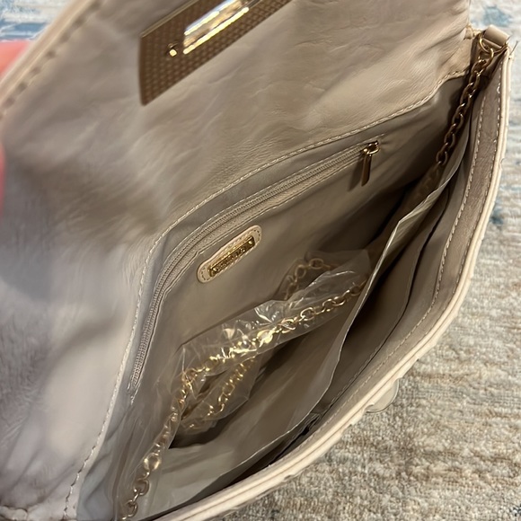 Cream Colored ALDO Purse - Picture 8 of 10